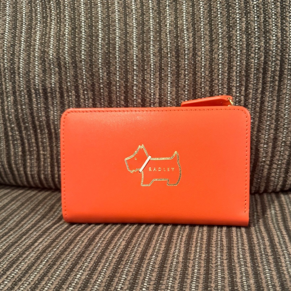 NWT Radley London Heritage Dog Outline Medium Bifold Wallet “Medium Red”